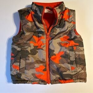 Crazy 8 Boys Outerwear Vest 18-24 Months‎ Green Orange
Camouflage Fleece Lined